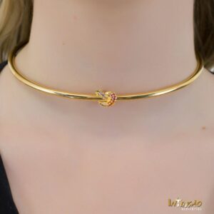 Choker aro Intuê dourado nó colorido banhado a ouro 18k Choker aro Intuê dourado nó colorido banhado a ouro 18k
