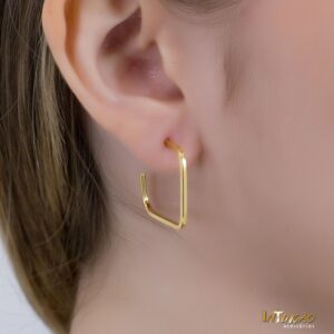 Brinco Intuê argola quadrada banhado a ouro 18k Brinco Intuê argola quadrada banhado a ouro 18k