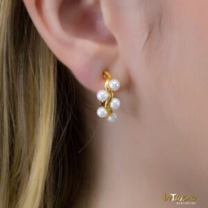 Brinco argola pérolas Intuê banhado a ouro 18k Brinco argola pérolas Intuê banhado a ouro 18k