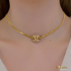 Colar dourado CC banhado a ouro 18k Colar dourado CC banhado a ouro 18k