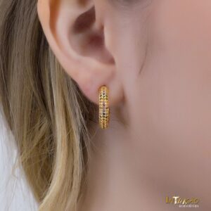 Brinco Intuê argola zircônia colorida banhado a ouro 18k Brinco Intuê argola zircônia colorida banhado a ouro 18k