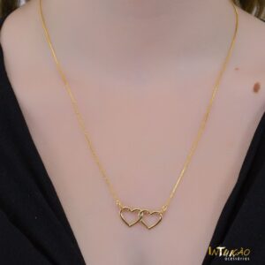 Colar Intuê coração entrelaçado banhado a ouro 18k Colar Intuê coração entrelaçado banhado a ouro 18k