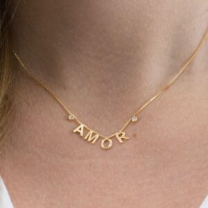 Colar Intuê Amor com zircônias banhado a ouro 18k Colar Intuê Amor com zircônias banhado a ouro 18k