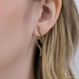 Brinco Intuê ondas banhado a ouro 18k Brinco Intuê ondas banhado a ouro 18k