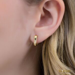 Brinco Intuê Argola Quadrada P Zircônia Branca banhado a ouro 18k Brinco Intuê Argola Quadrada P Zircônia Branca banhado a ouro 18k