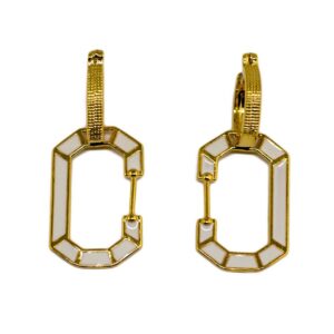 Brinco dourado esmaltado branco folheado a ouro 18k semijoia Brinco dourado esmaltado branco folheado a ouro 18k semijoia