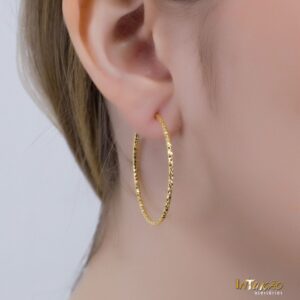 Brinco Intuê argola diamantada P banhado a ouro 18k Brinco Intuê argola diamantada P banhado a ouro 18k