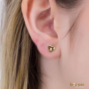 Brinco dourado coração liso banhado a ouro 18k Brinco dourado coração liso banhado a ouro 18k
