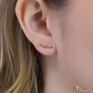 Brinco Intuê microzircônias coloridas banhado a ouro 18k Brinco Intuê microzircônias coloridas banhado a ouro 18k