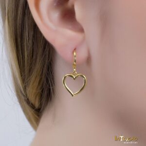 Brinco Intuê argola coração vazado banhado a ouro 18k Brinco Intuê argola coração vazado banhado a ouro 18k