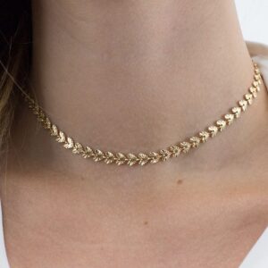 Colar chocker corações diamantados dourado banhado a ouro 18k, semijoia Colar chocker corações diamantados dourado banhado a ouro 18k, semijoia