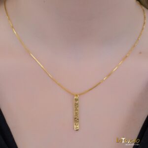 Colar Intuê Abençoada vertical banhado a ouro 18k Colar Intuê Abençoada vertical banhado a ouro 18k