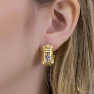 Brinco Intuê argola zircônia banhado a ouro 18k Brinco Intuê argola zircônia banhado a ouro 18k